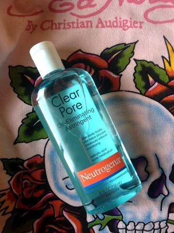 Neutrogena Clear Pore Oil Eliminating Astringent Review