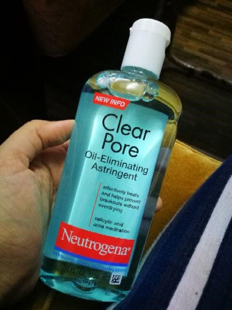 Neutrogena Clear Pore Oil Eliminating Astringent Review